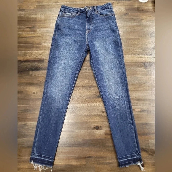 DL1961 Chrissy Trimtone Skinny Ankle Jeans in Incognito - Picture 2 of 14